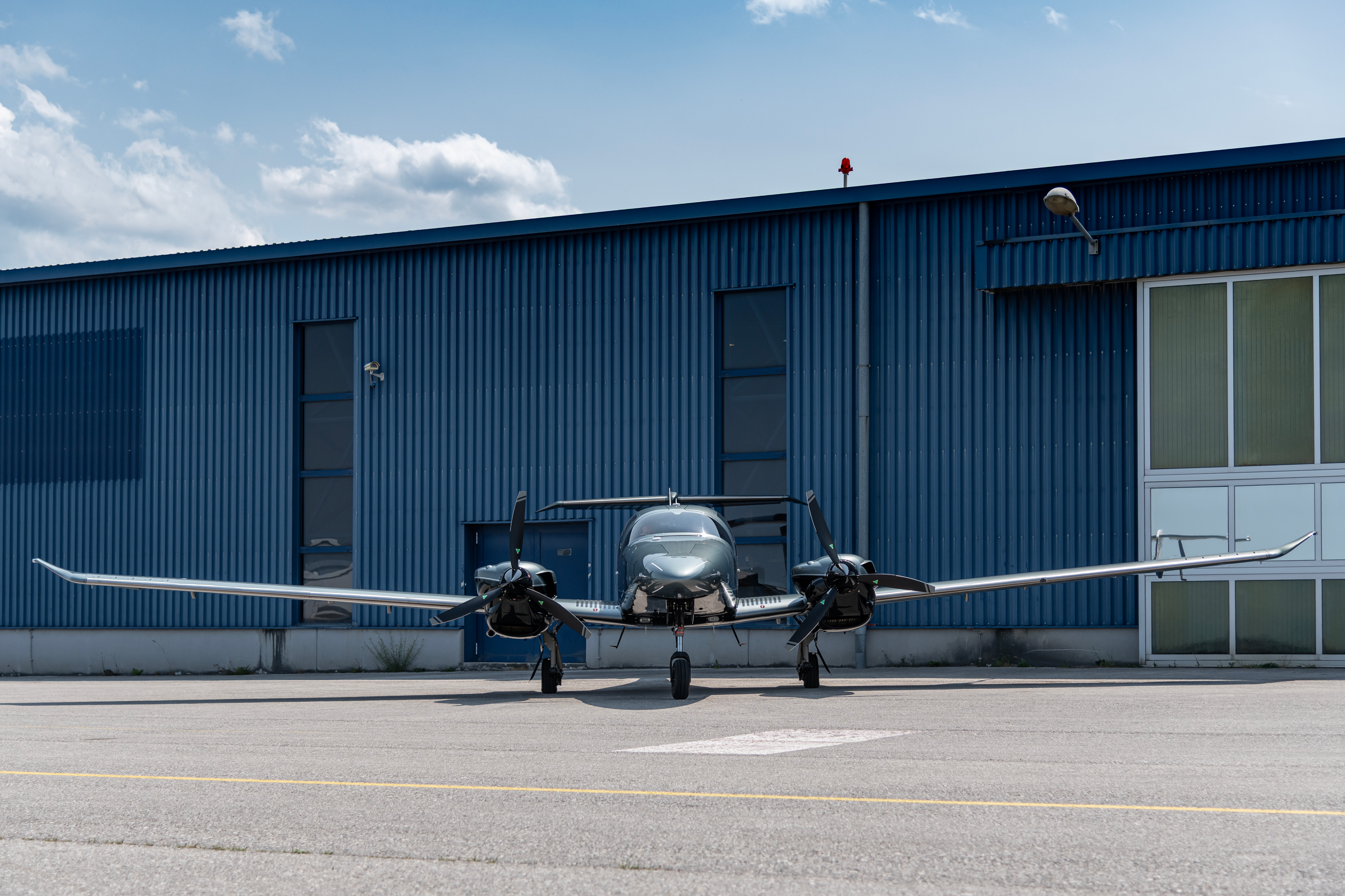 2025 Diamond DA62 twin-engine aircraft in anthracite livery — available for wet-lease rental at Newland Aero